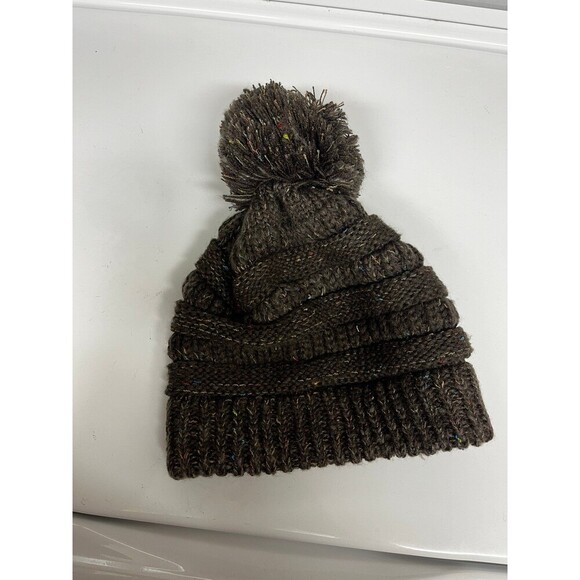 C.C. Women’s Pom Pom Beanie - Picture 4 of 5